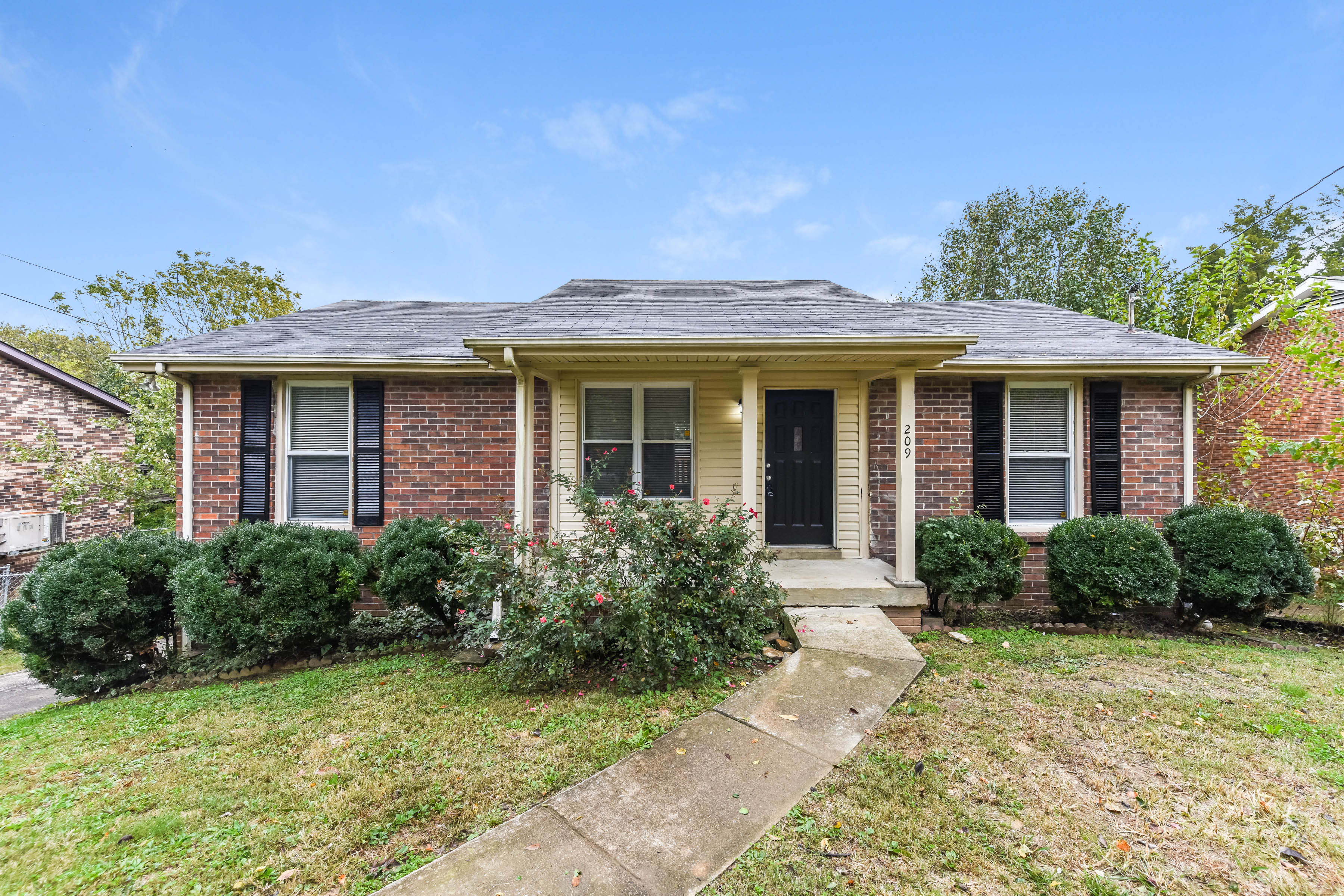 209 Township Dr Hendersonville, TN 37075